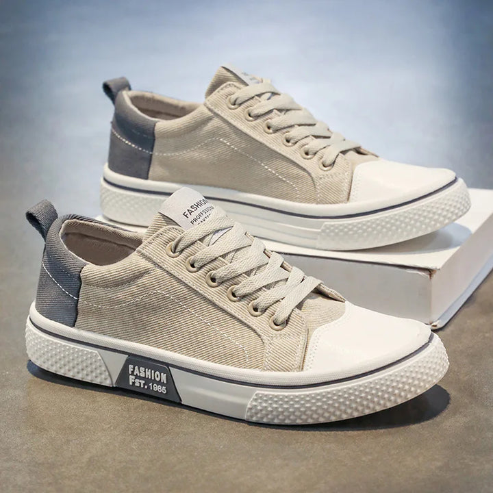 Lightweight men's Zorion Classic walking shoes, modern lace-up design, comfortable everyday footwear.