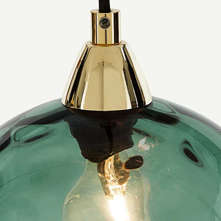 Decorative modern 3-light cluster pendant lamp, perfect LED indoor lighting for living spaces.