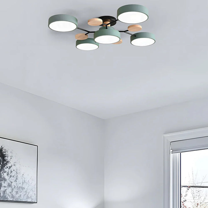 Modern halo LED ceiling lamp, luminous and elegant for sophisticated spaces.