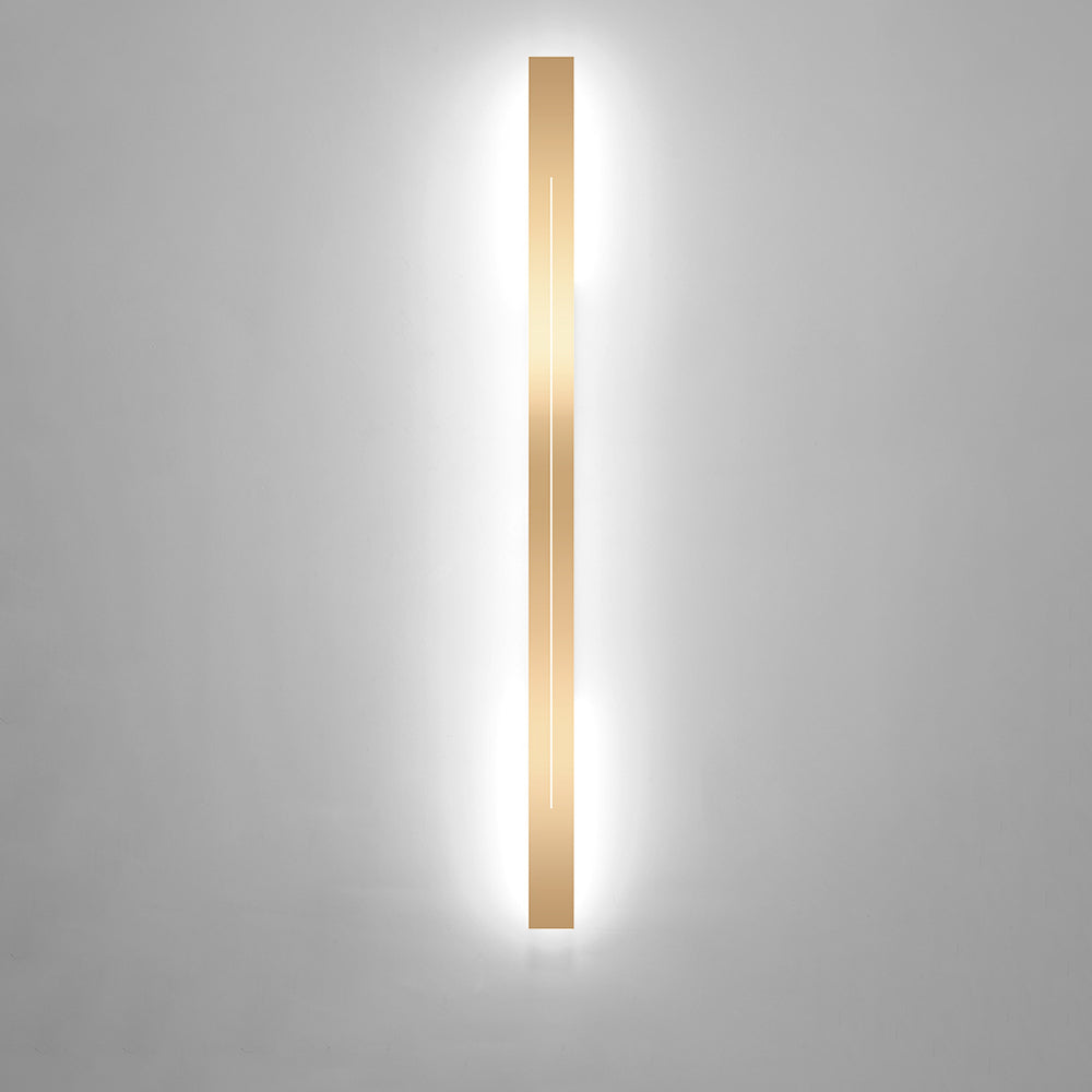 Dimmable LED wall lamp, gold, a contemporary touch for any room.