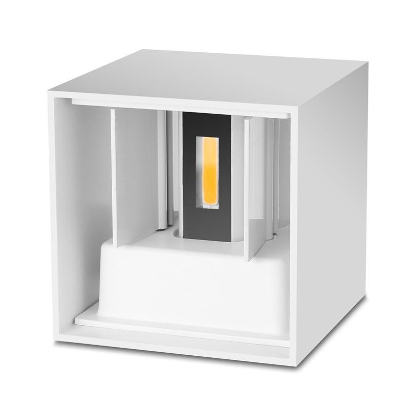 Adjustable LED exterior light, square shape, perfect for illuminating walls, patios, and decks.
