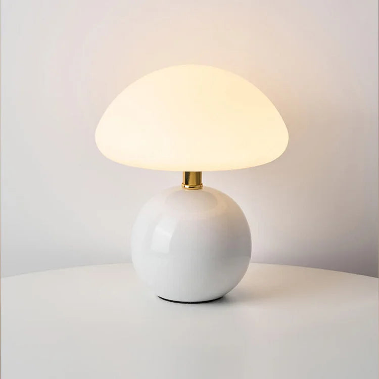 Set the mood with this adjustable LED mushroom lamp, modern design, perfect for relaxation or parties.