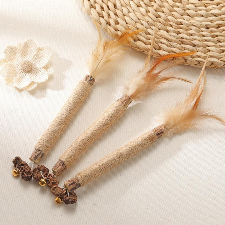 Natural silvervine dental chew sticks for cats, 5-pack. Promotes oral hygiene.