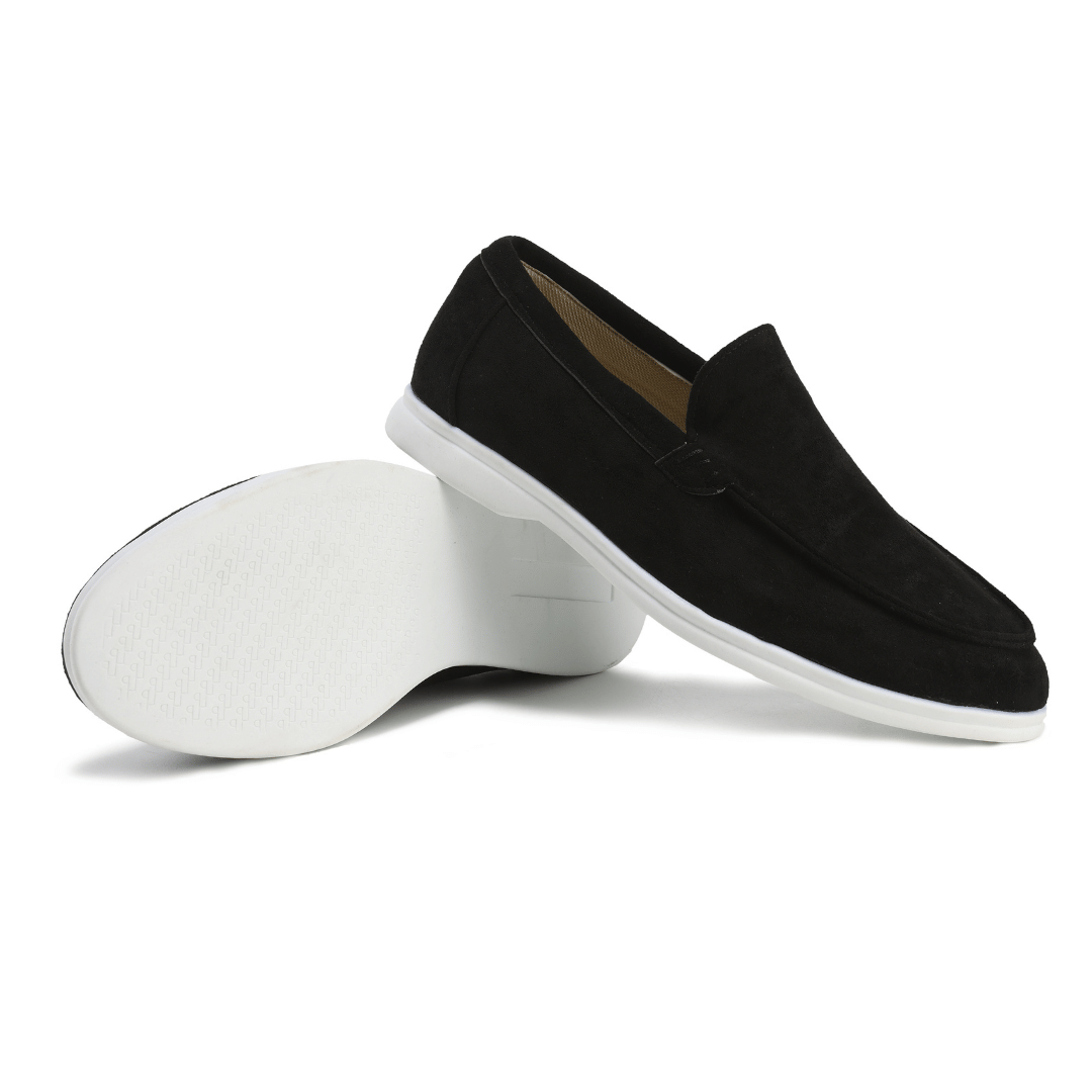 Stylish khaki men's casual slip-on shoes, perfect for everyday comfort and fashion.