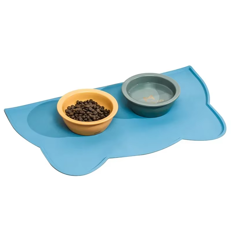 Protect floors from spills and mess with a non-slip, easy-clean silicone feeding mat for cats.