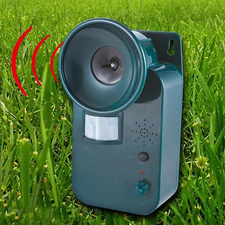 Outdoor ultrasonic pest & animal repeller for garden & yard defense. Cordless, weather-resistant, 5000 sq ft coverage.