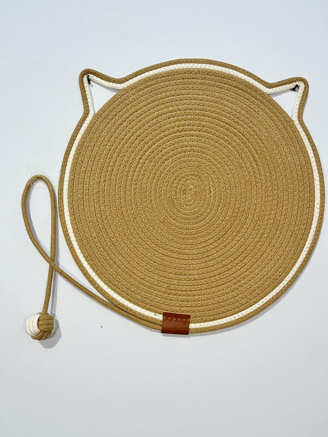 Textured cat scratching rug, satisfying feline scratching instincts