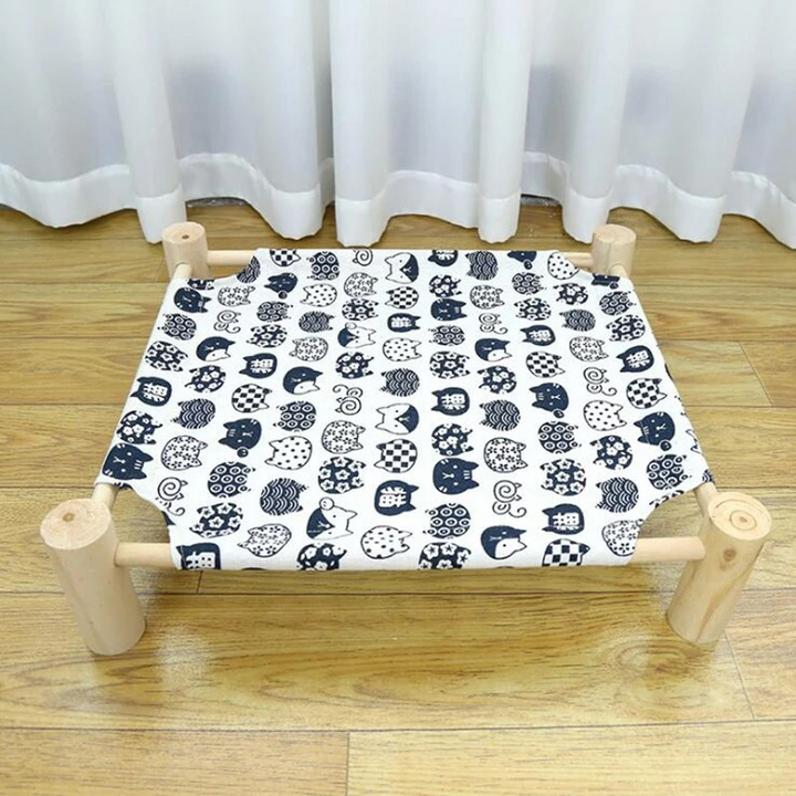 Durable and comfortable elevated cat bed, easy to clean
