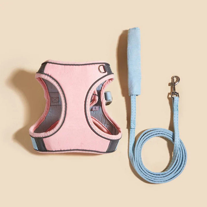 Unisex reflective cat harness in green, offering ultimate safety and comfort for all pet sizes.