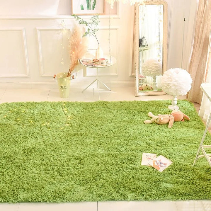 Sumptuously soft fluffy round rug, offering luxurious floor decor with a secure non-slip design.