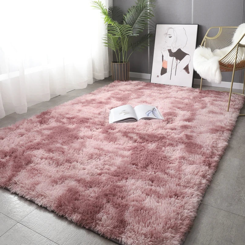 Fluffy round rug with non-slip backing, offering supreme softness & sophisticated floor decor.