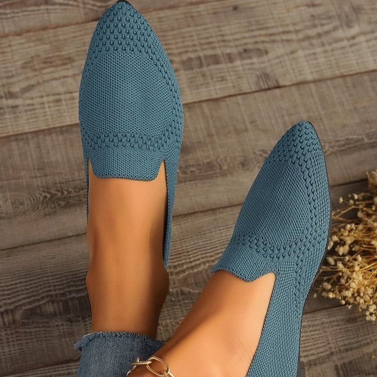 Seamless knit women's ballet flats, pointed toe, comfortable and lightweight for everyday wear.