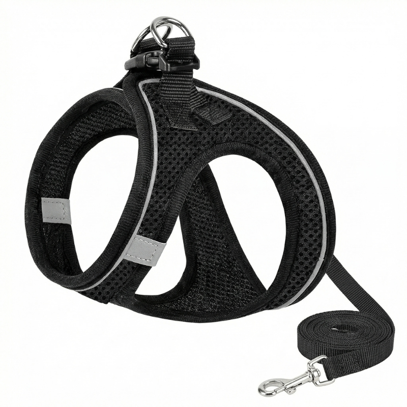 Breathable mesh cat harness, prevents escape during outdoor exploration