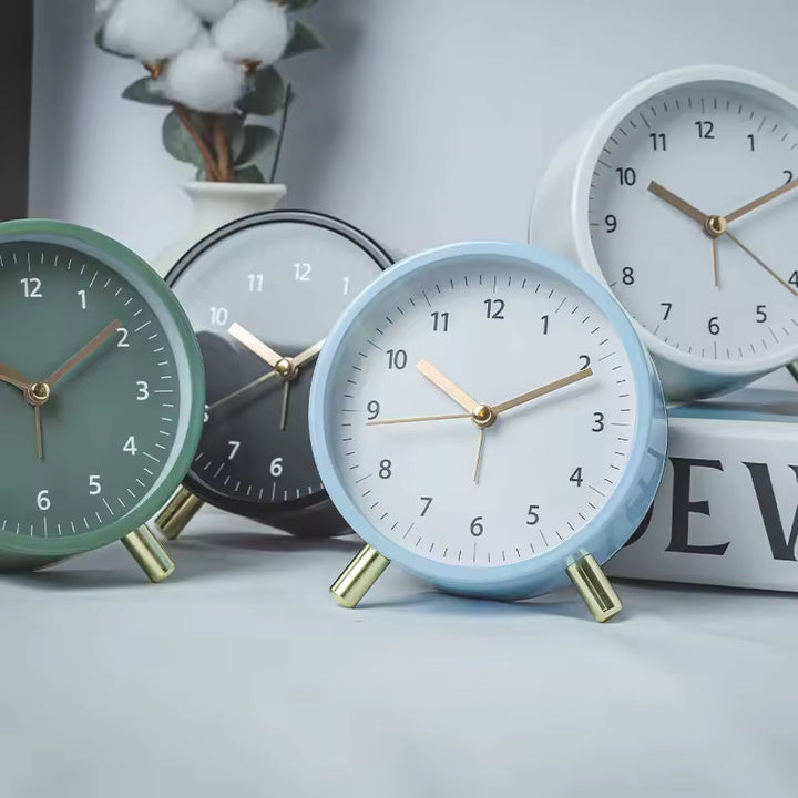 Functional and elegant minimalist table clock with silent movement, Scandinavian style.