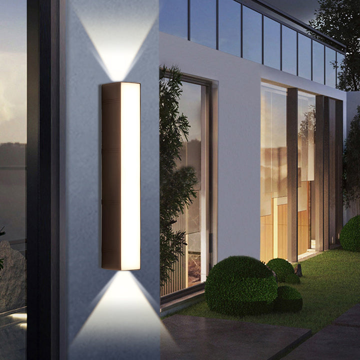 Energy-efficient LED garden light, weather-resistant and bright.
