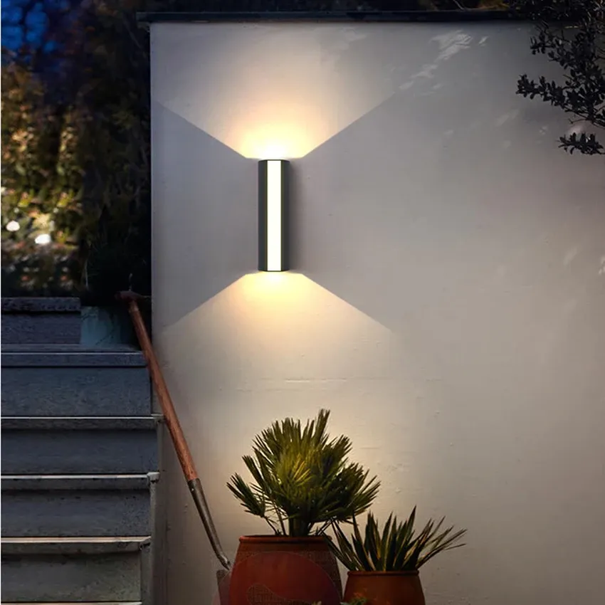 Weather-resistant LED wall lamp, perfect for exterior home lighting.