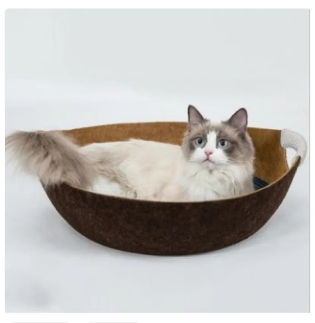 Plush felt cat bed with handles, a luxurious pet comfort accessory designed for modern cat supplies.