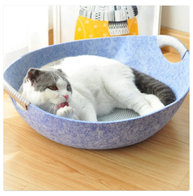 Chic grey felt cat bed basket with strong handles, a comfortable & stylish pet furniture piece for cats.