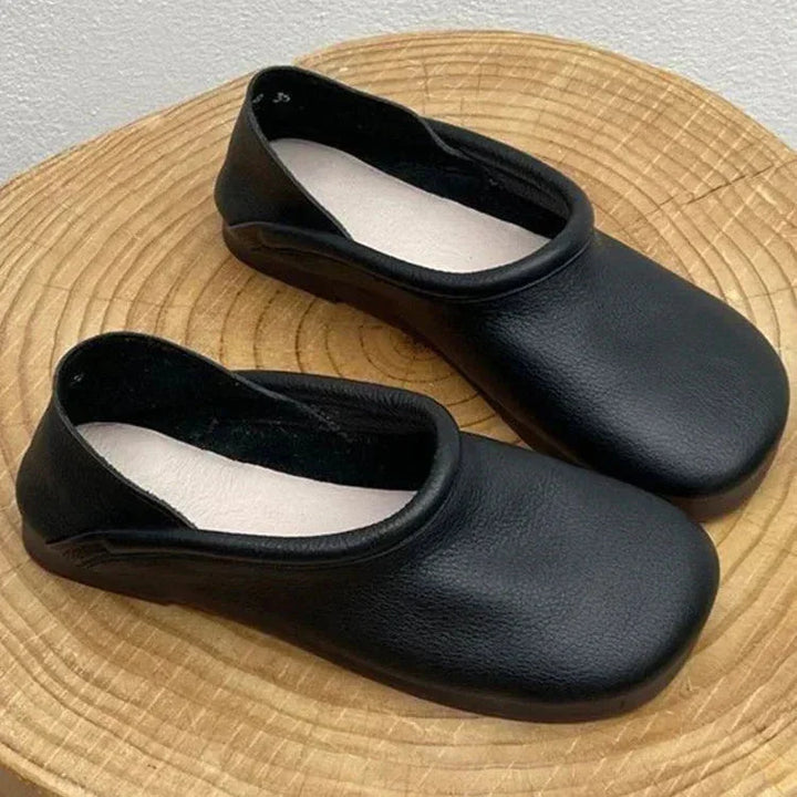 Versatile women's slip-on round-toe sandals, offering soft comfort and casual style for all summer occasions.