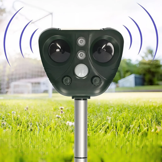 Solar ultrasonic bird repeller, wireless outdoor pest control device.