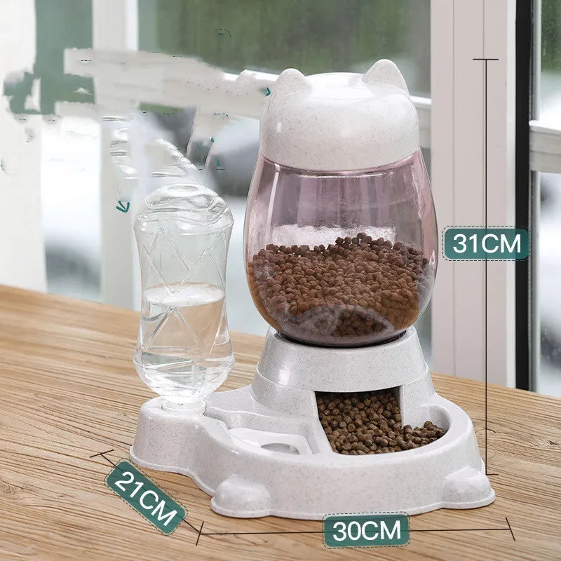 Convenient pet food storage solution: automatic cat feeder with easy-clean parts for hygienic cat care.