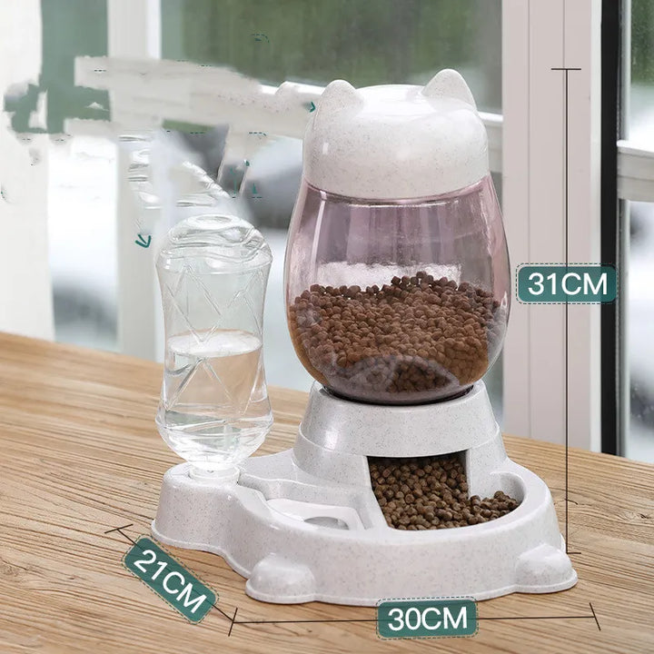 Convenient pet food storage solution: automatic cat feeder with easy-clean parts for hygienic cat care.