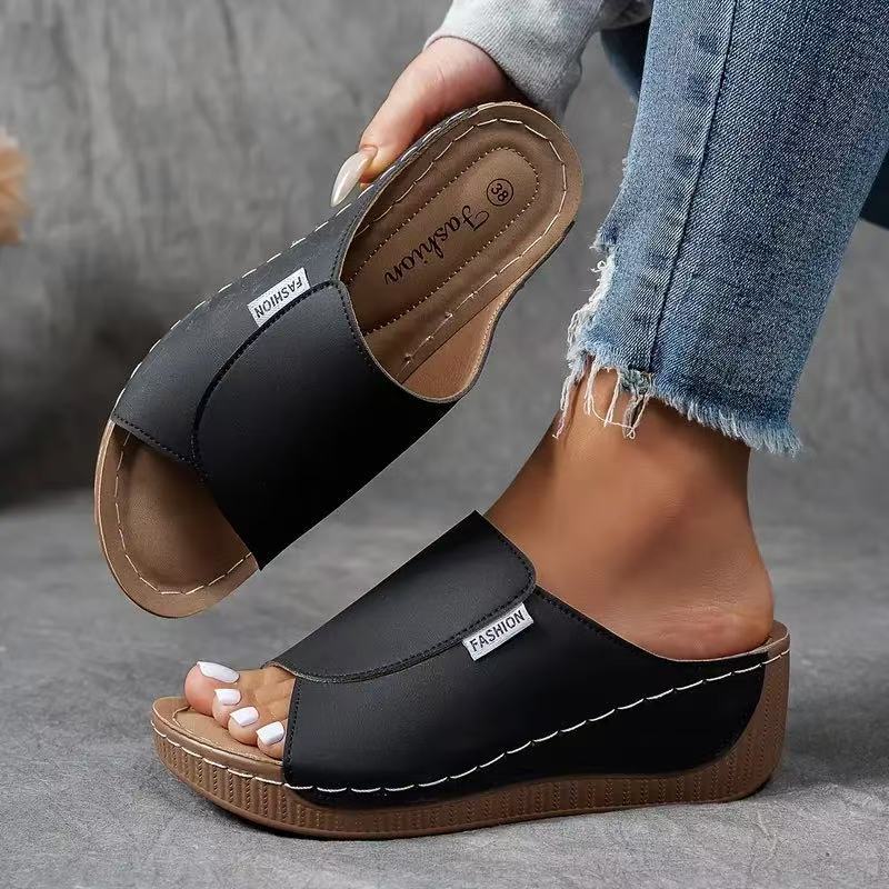 Casual open-toe women's summer sandals, lightweight & stylish for ultimate comfort and daily wear.