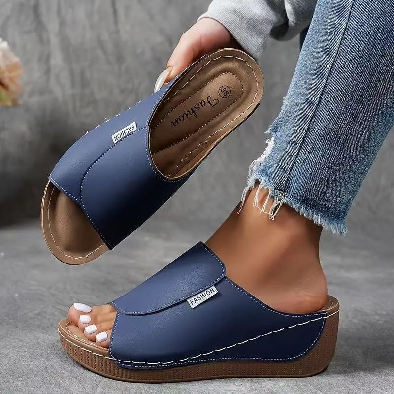 Elegant women's open-toe sandals, lightweight & comfortable, ideal for summer daily wear & holidays.