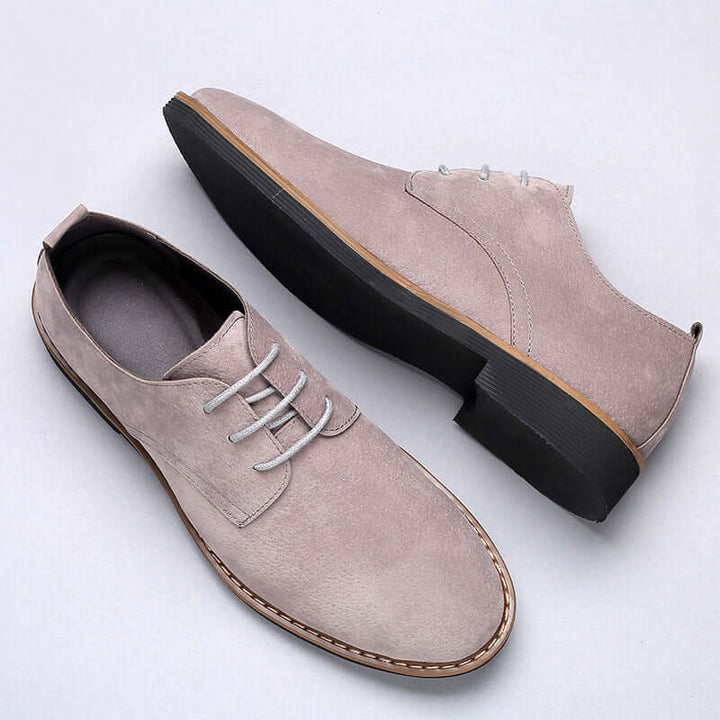 Versatile men's casual shoes, ideal for outdoor activities, walking, and everyday comfortable wear.
