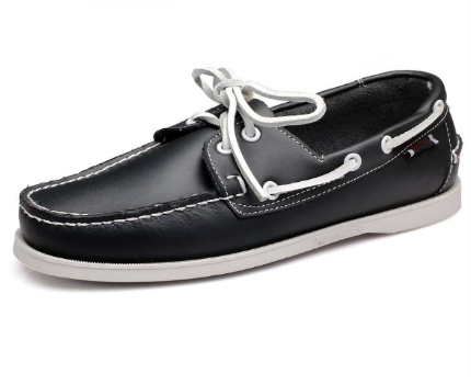 Black men's retro loafers, offering classic comfort and versatile style for formal or casual wear.