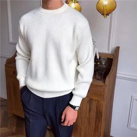 Fashionable men's comfortable sweater, a versatile crew neck pullover for timeless casual wear.