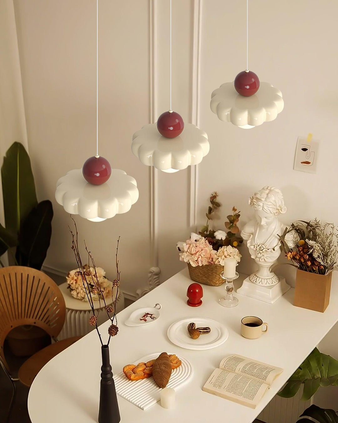 Retro pendant light, a stylish ceiling fixture adding modern elegance and dynamic appeal to interiors.