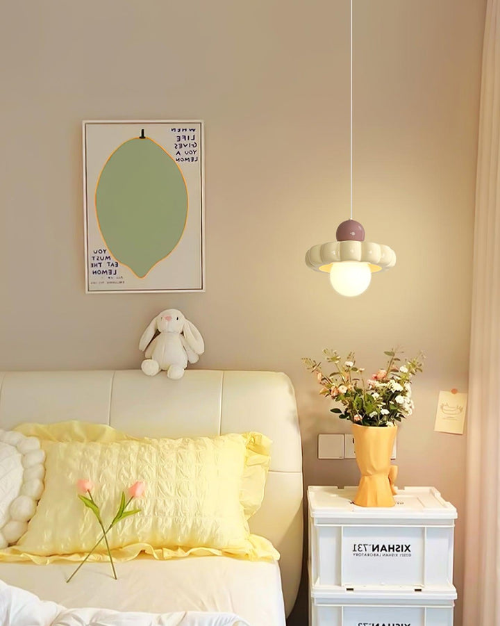 Modern elegance pendant light, retro-inspired and stylish, a vibrant ceiling fixture for home decor.