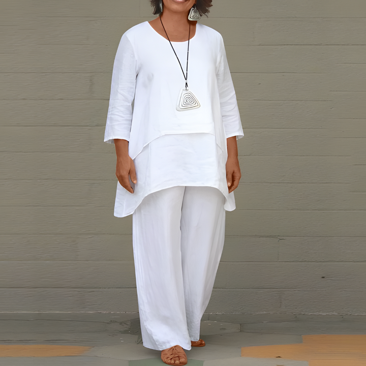 Stylish women's 2-piece linen set, perfect for summer casual wear or vacation. Comfortable & breathable matching outfit.