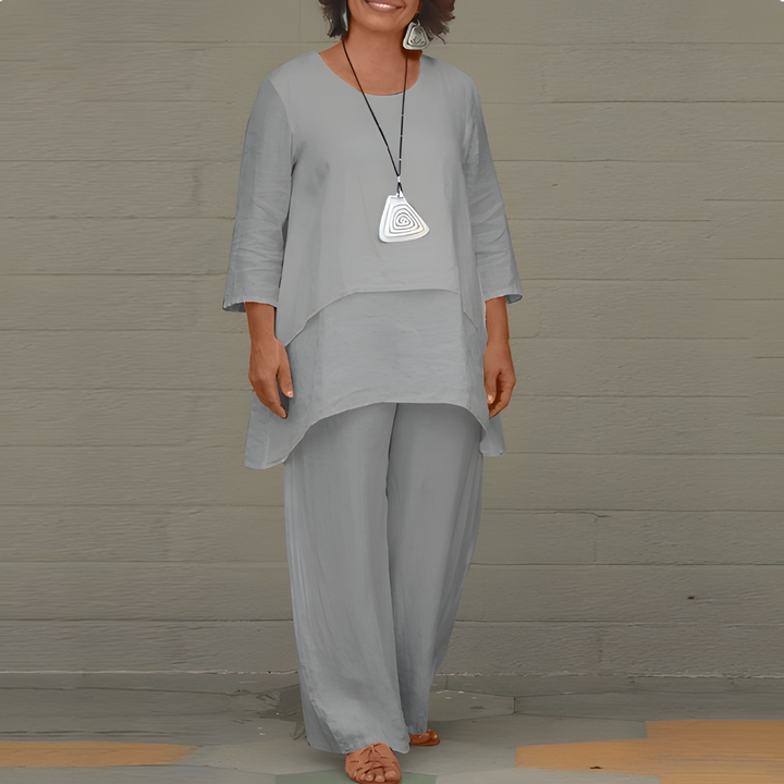 Women's relaxed fit linen shorts set, a comfortable and breathable two-piece outfit for stylish summer fashion.