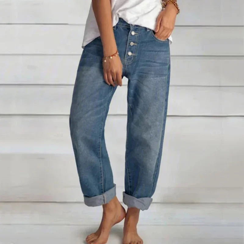 Versatile women's high-waist loose-fit jeans for a fashionable yet comfortable casual look.