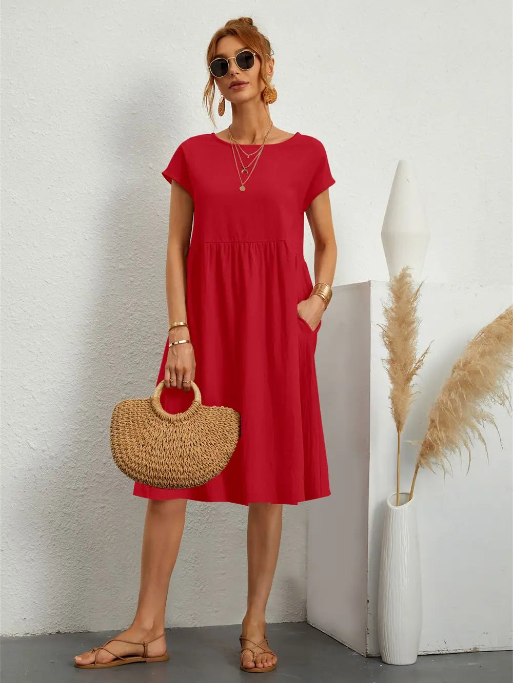 Soft fabric women's casual midi dress, comfortable & stylish with pockets for everyday versatility.