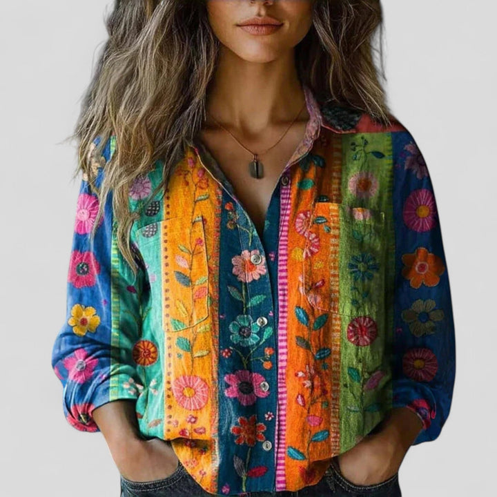 Stylish women's gradient blouse shirt with long sleeves, perfect for casual or everyday wear. Comfortable and modern.