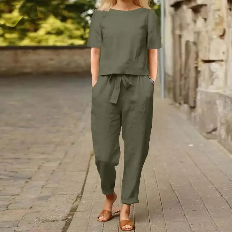 Comfortable & stylish women's jumpsuit set, a chic two-piece perfect for versatile summer fashion outfits.