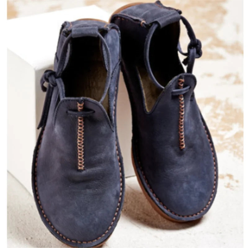Stylish women's lace-up flats with a comfortable fit, perfect for everyday wear and versatile casual outfits.