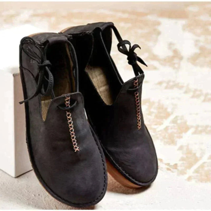 Versatile women's casual lace-up flats, ideal for comfortable all-day wear and stylish everyday fashion.