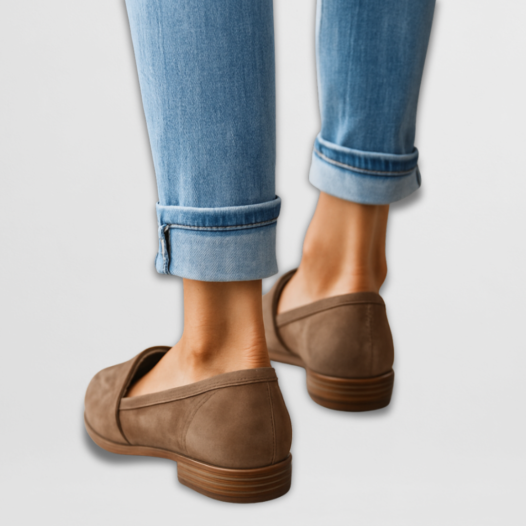 Leopard print women's fashion loafers. Easy slip-on design with a comfortable sole for stylish casual footwear.