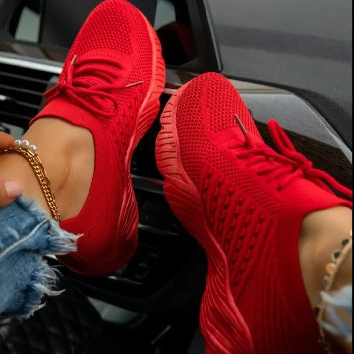 Modern women's lightweight breathable sneakers, designed for ultimate comfort and support during daily walking.