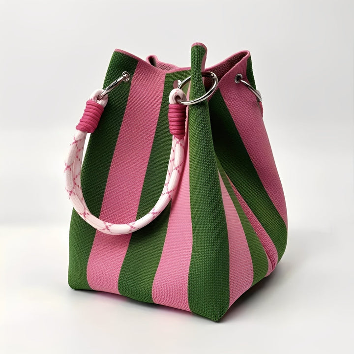 Elegant women's everyday tote bag. Chic fashion accessory & versatile shoulder bag for modern city life.