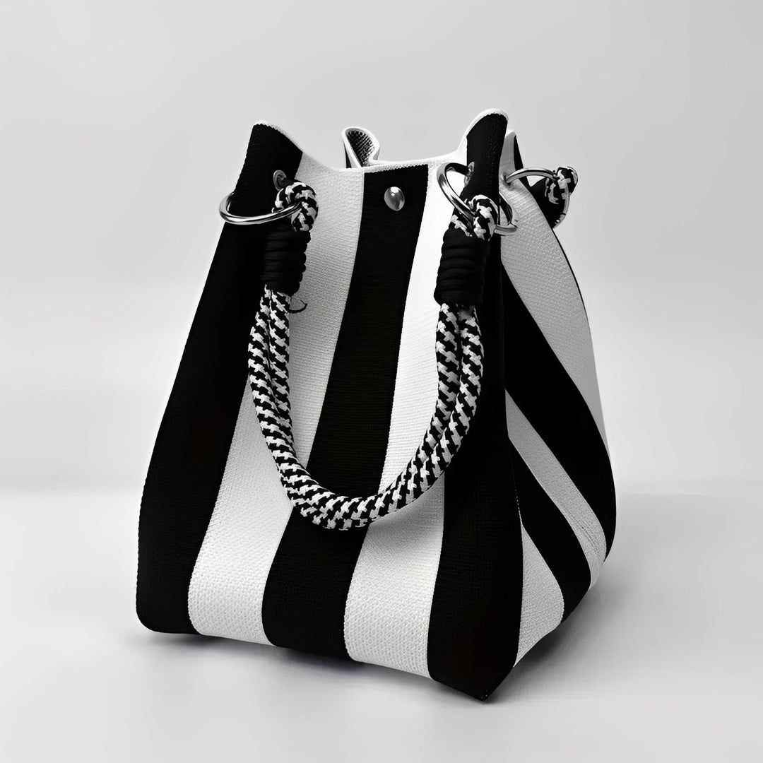 Fashionable women's everyday tote bag. Stylish shoulder handbag in a vibrant color for a chic metropolitan look.