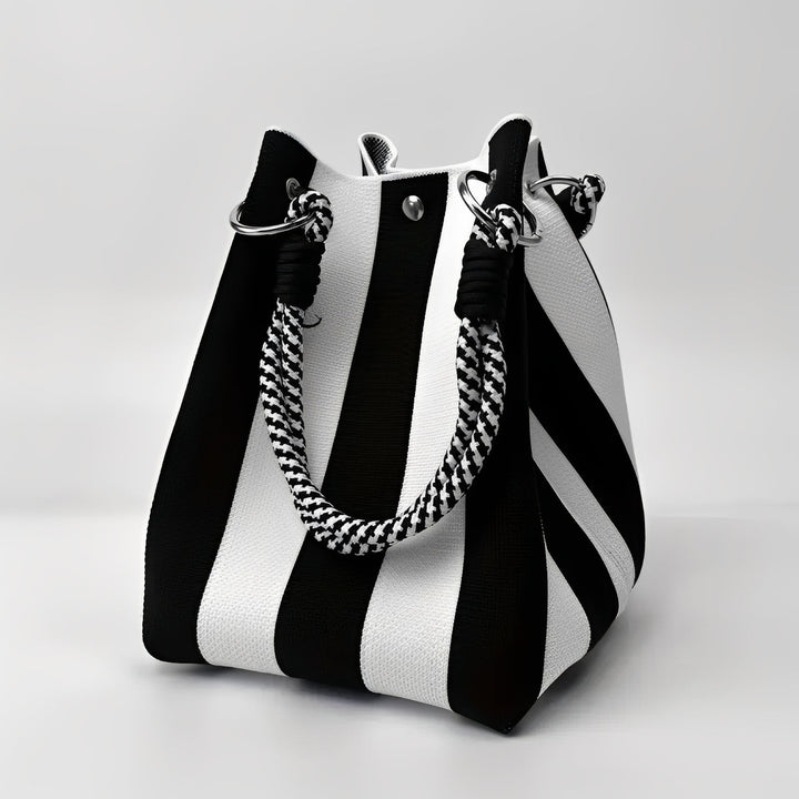 Fashionable women's everyday tote bag. Stylish shoulder handbag in a vibrant color for a chic metropolitan look.