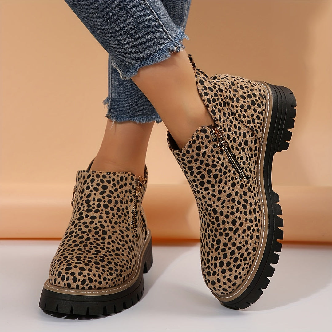 Stylish women's orthopaedic ankle boots with arch support for comfortable everyday wear.