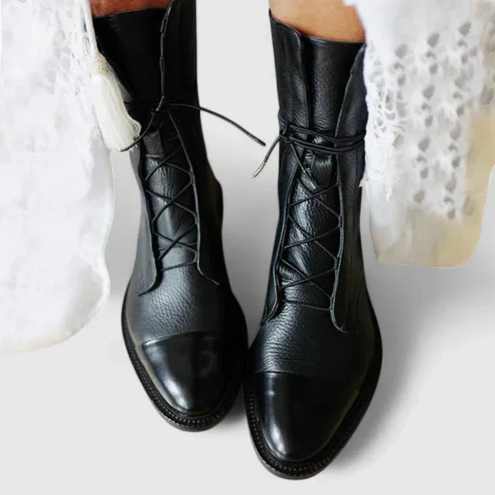 Comfortable women's orthopaedic winter boots, featuring arch support, cushioning & ergonomic design for all-day wear.