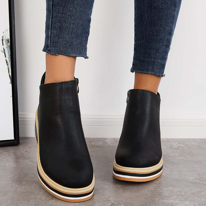 Stylish women's orthopedic ankle boots, offering comfortable support for all-season wear.