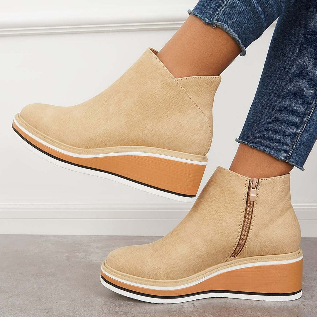 Fashionable women's orthopedic ankle boots, ensuring comfort without compromising style.